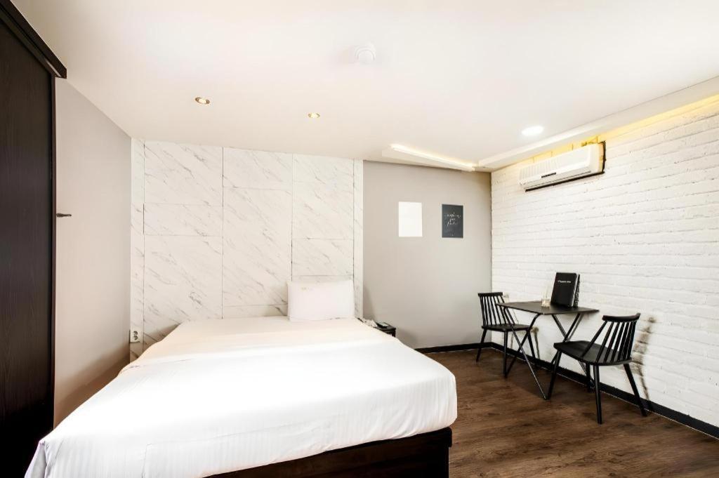 M7 Business Hotel Chilgok Exterior photo