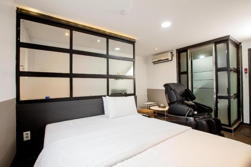 M7 Business Hotel Chilgok Exterior photo