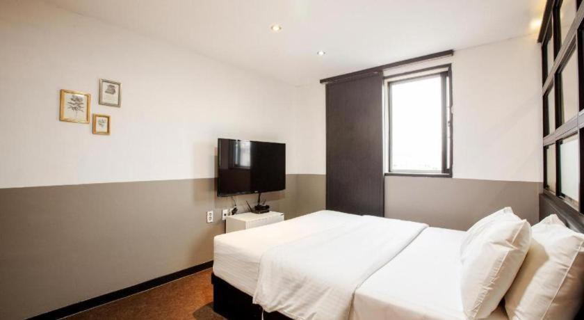 M7 Business Hotel Chilgok Exterior photo