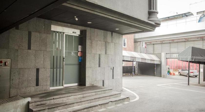 M7 Business Hotel Chilgok Exterior photo